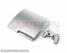 Images-Screenshots-Captures-PlayStation-3-Console-Satin-Silver-Argent-900x713-01022011